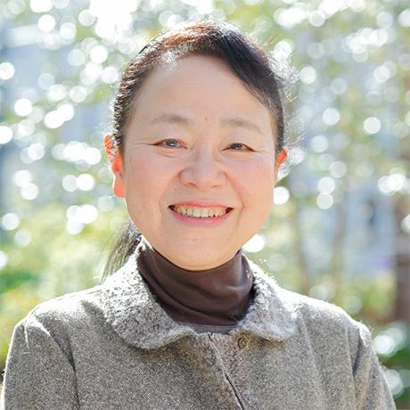 画像：英語学科主事　内山幸子先生
